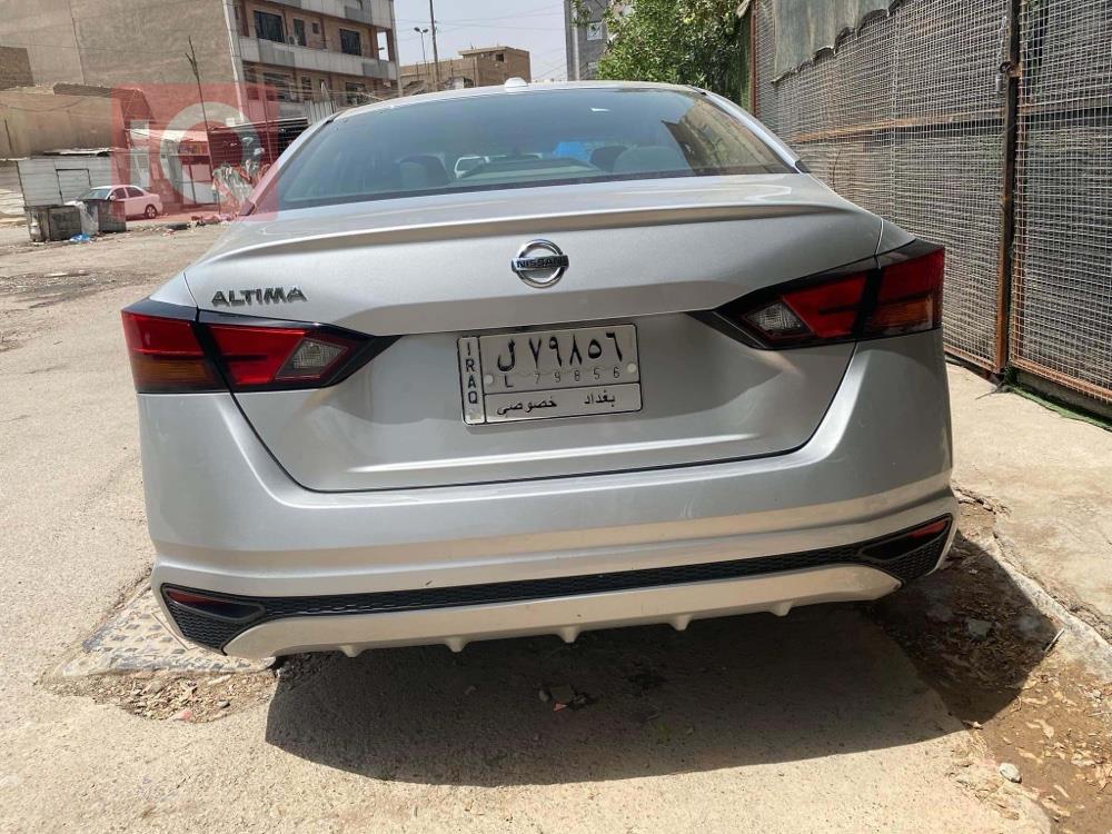 نيسان ألتيما